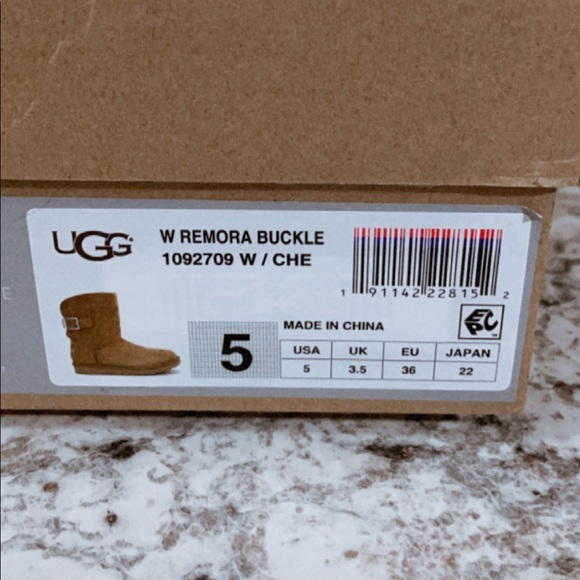 Ugg boots - Picture 6 of 6
